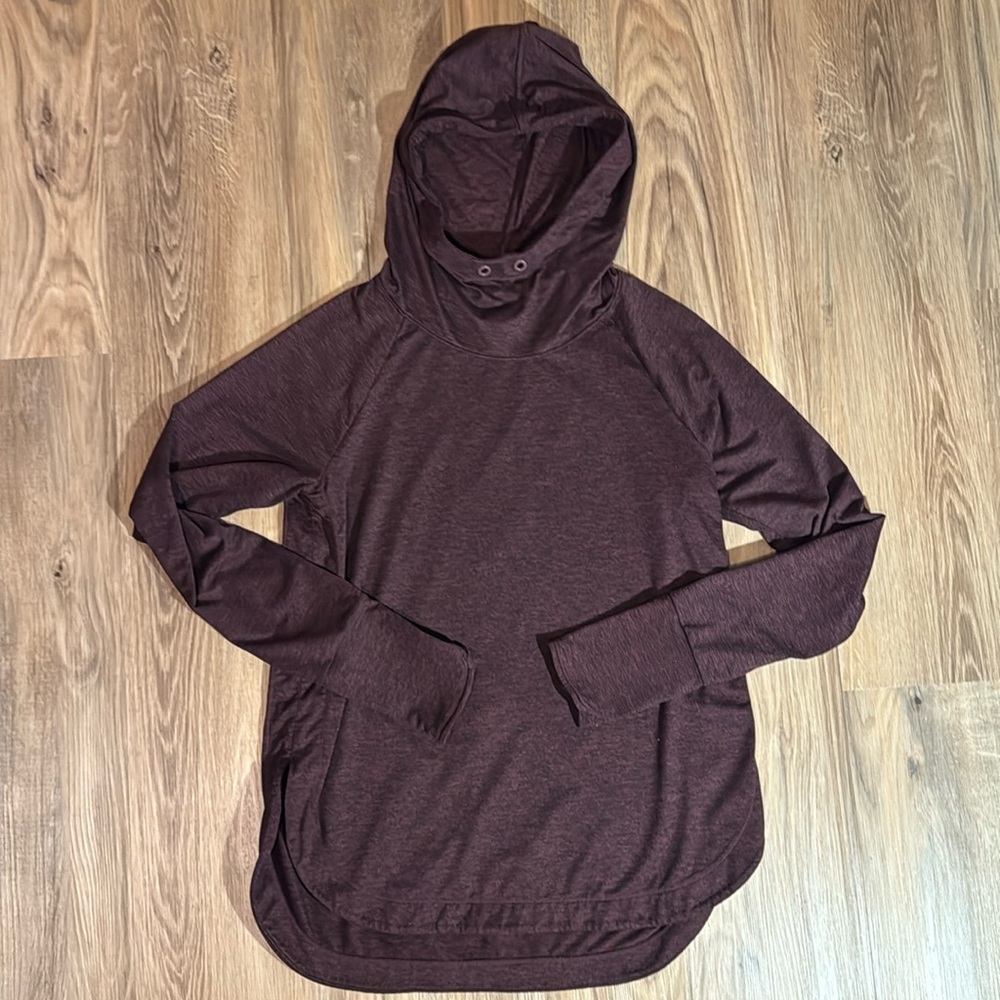 2 Athleta Women’s tops
